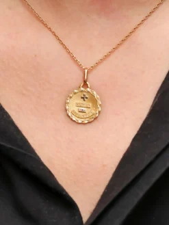 AUGIS - Médaille amour ronde Plus qu'hier moins que demain or jaune rubis