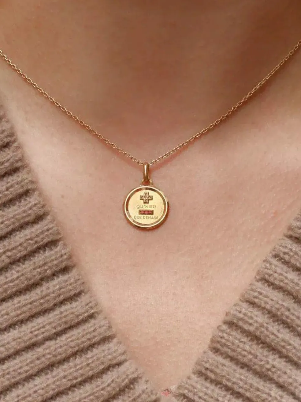 AUGIS - Médaille amour ronde or jaune diamant rubis