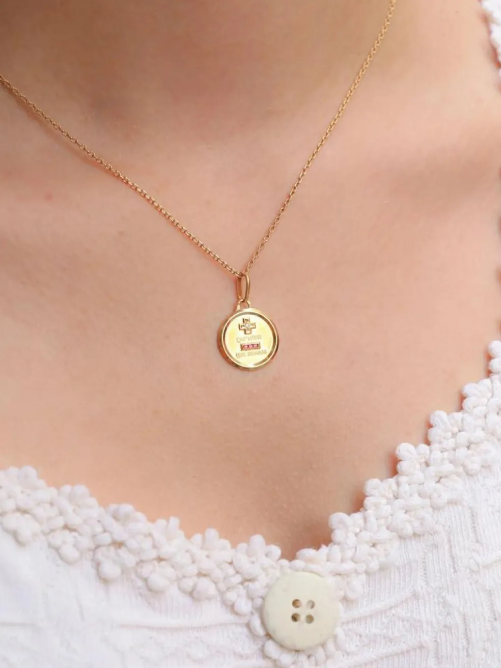 AUGIS - Médaille amour ronde or jaune diamant rubis