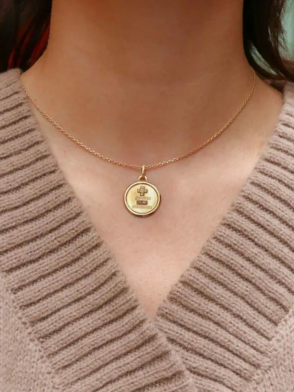 AUGIS - Médaille amour ronde or jaune diamant rubis