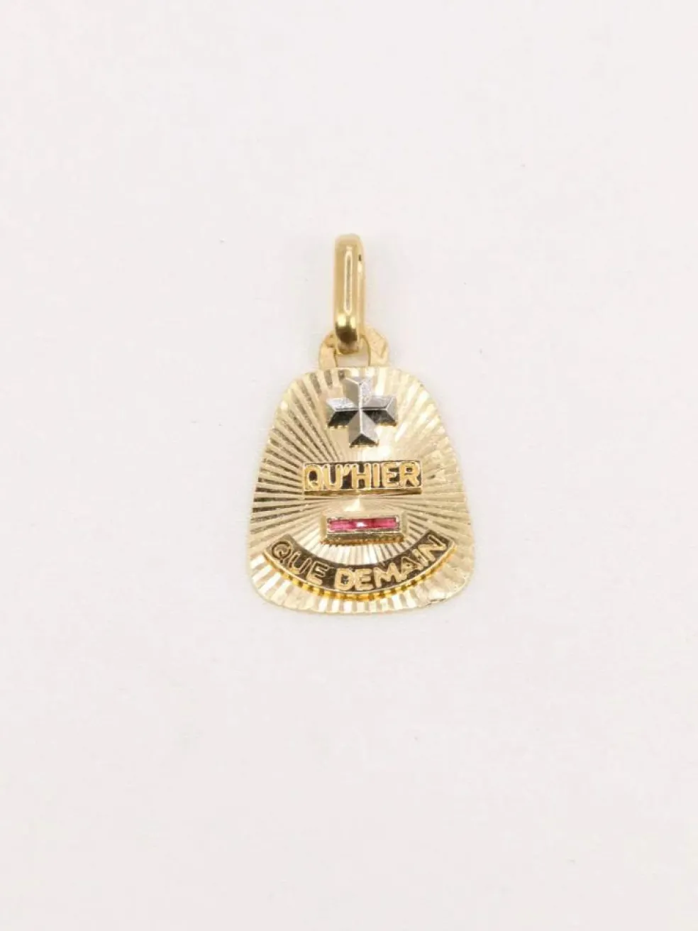 AUGIS - Médaille amour trapèze or jaune rubis