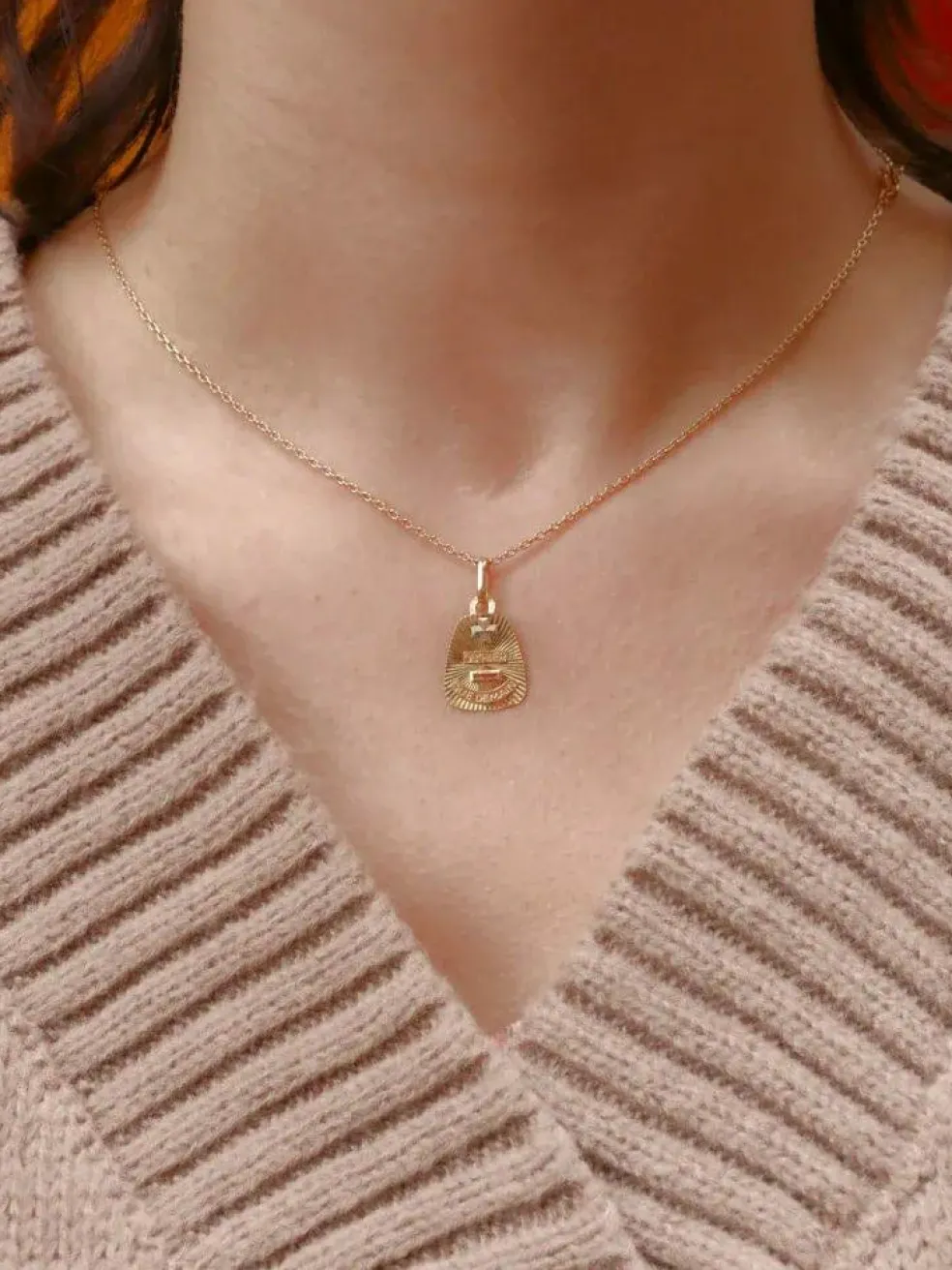 AUGIS - Médaille amour trapèze or jaune rubis
