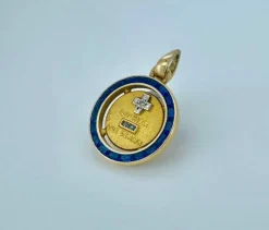 Augis - Médaille or jaune, saphirs, diamants