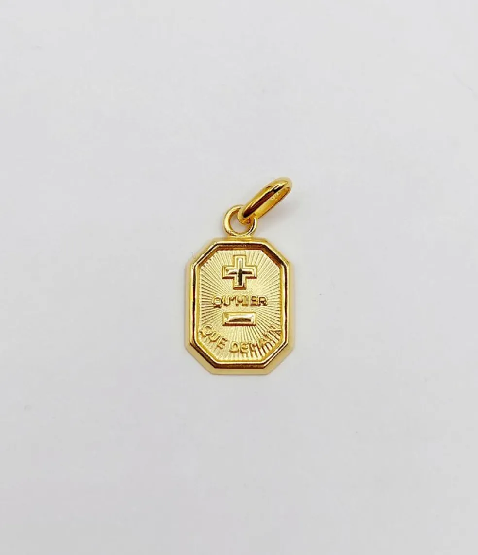 AUGIS - Pendentif médaille d'amour or "+ qu'hier - que demain"- L’Exclusive