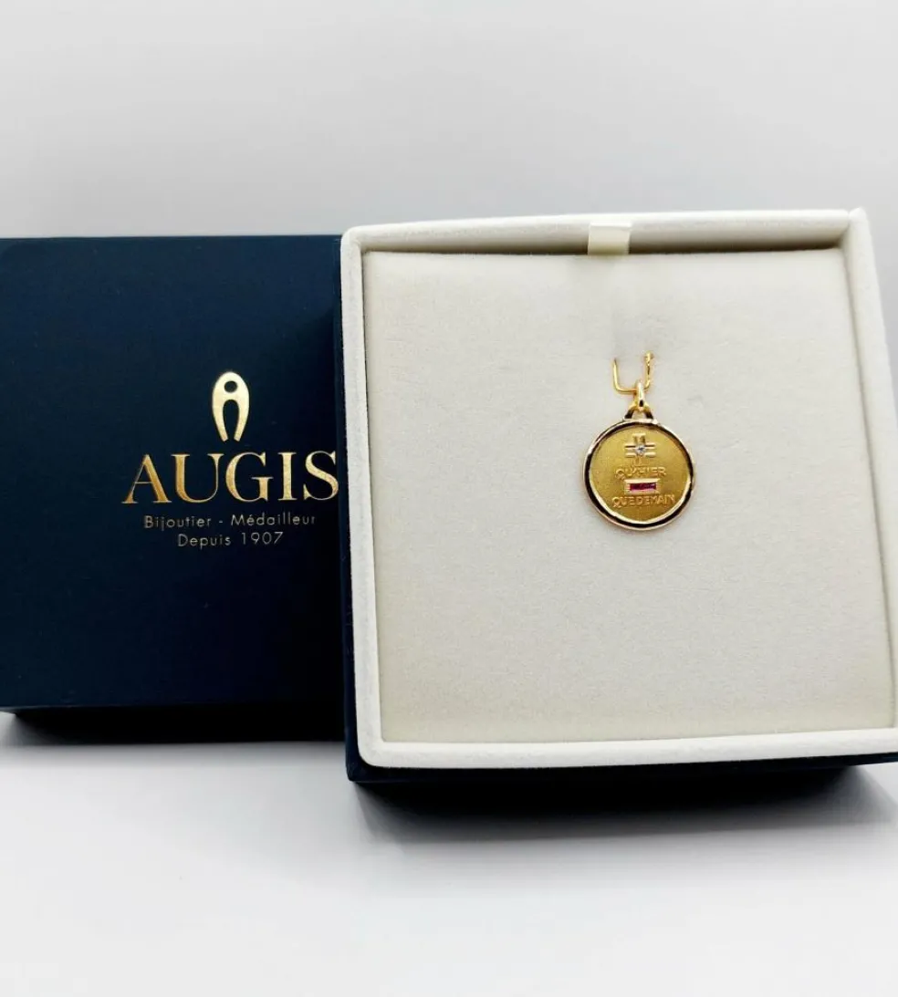 AUGIS - Pendentif médaille d'amour or "+ qu'hier - que demain" maison - L'Intemporelle