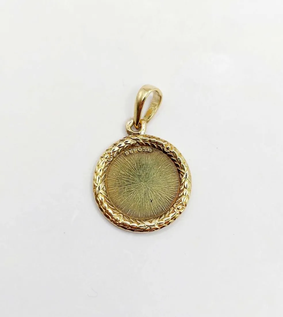 AUGIS - Pendentif médaille d'amour 15mm or, diamant et rubis, couronne de laurier (circa 1960)