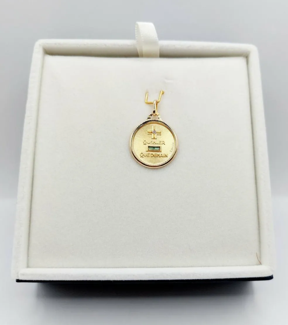 AUGIS - Pendentif médaille d'amour or "+ qu'hier - que demain" - L'Essentielle verte