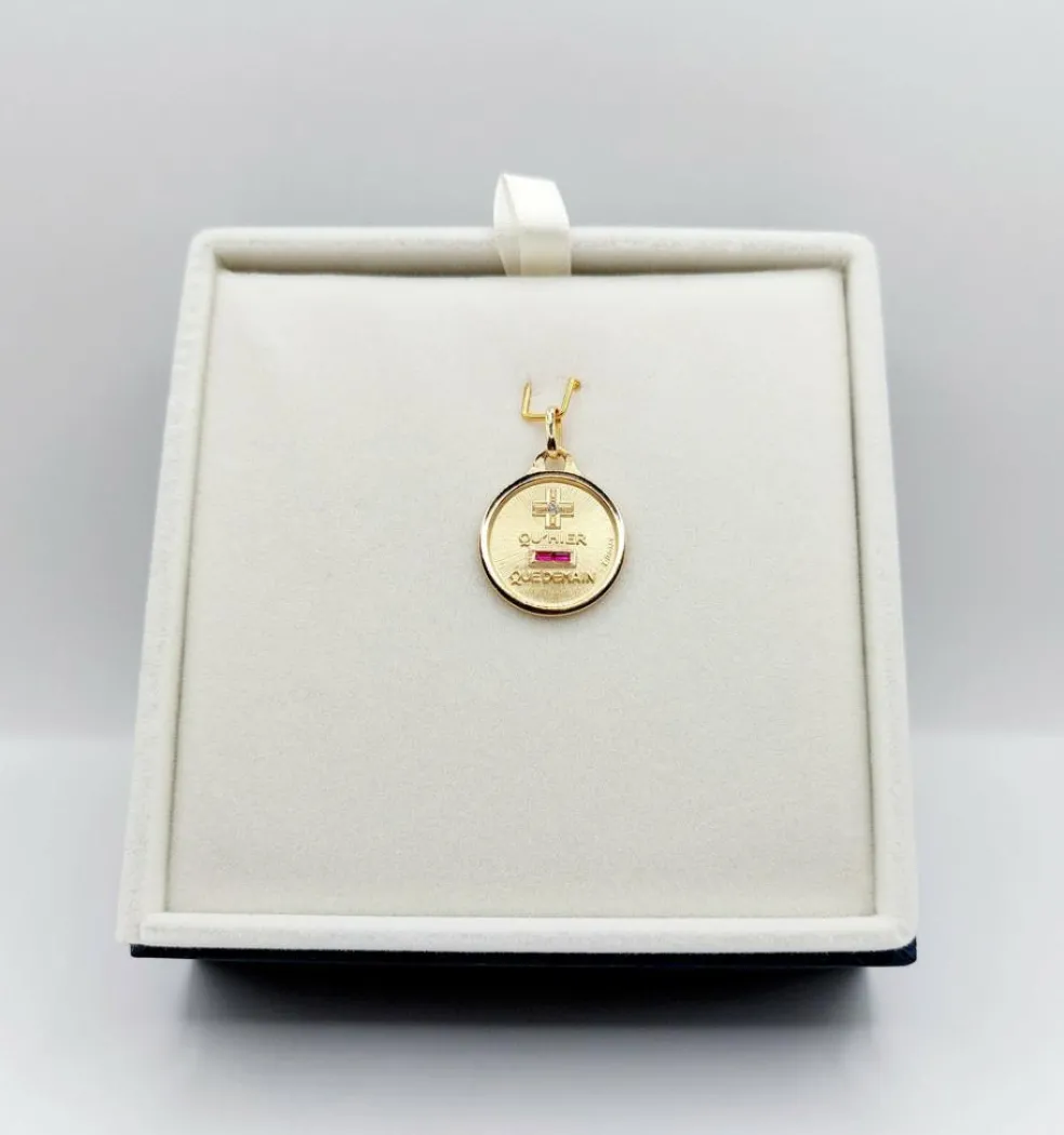 AUGIS - Pendentif médaille d'amour or "+ qu'hier - que demain" - L'Essentielle
