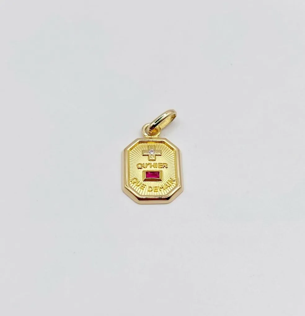 AUGIS - Pendentif médaille d'amour or "+ qu'hier - que demain" - L’Exclusive