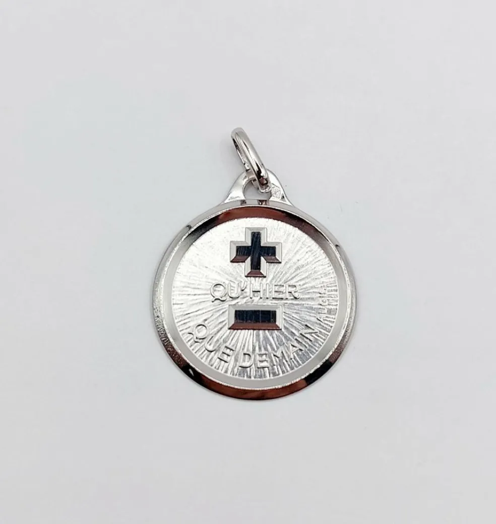 AUGIS - Pendentif médaille d'amour or blanc "+ qu'hier - que demain" L'Originale