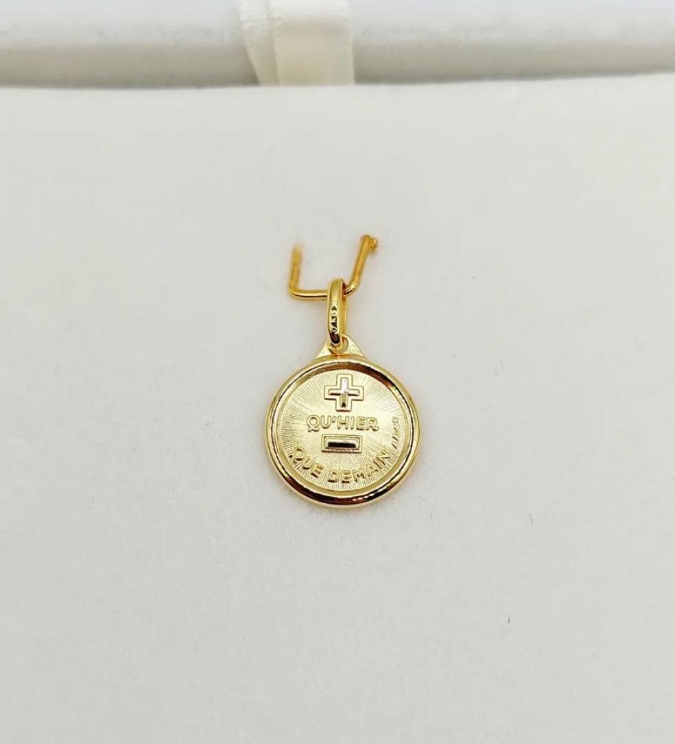 AUGIS - Pendentif médaille d'amour or "+ qu'hier - que demain" - L'Originale Mini