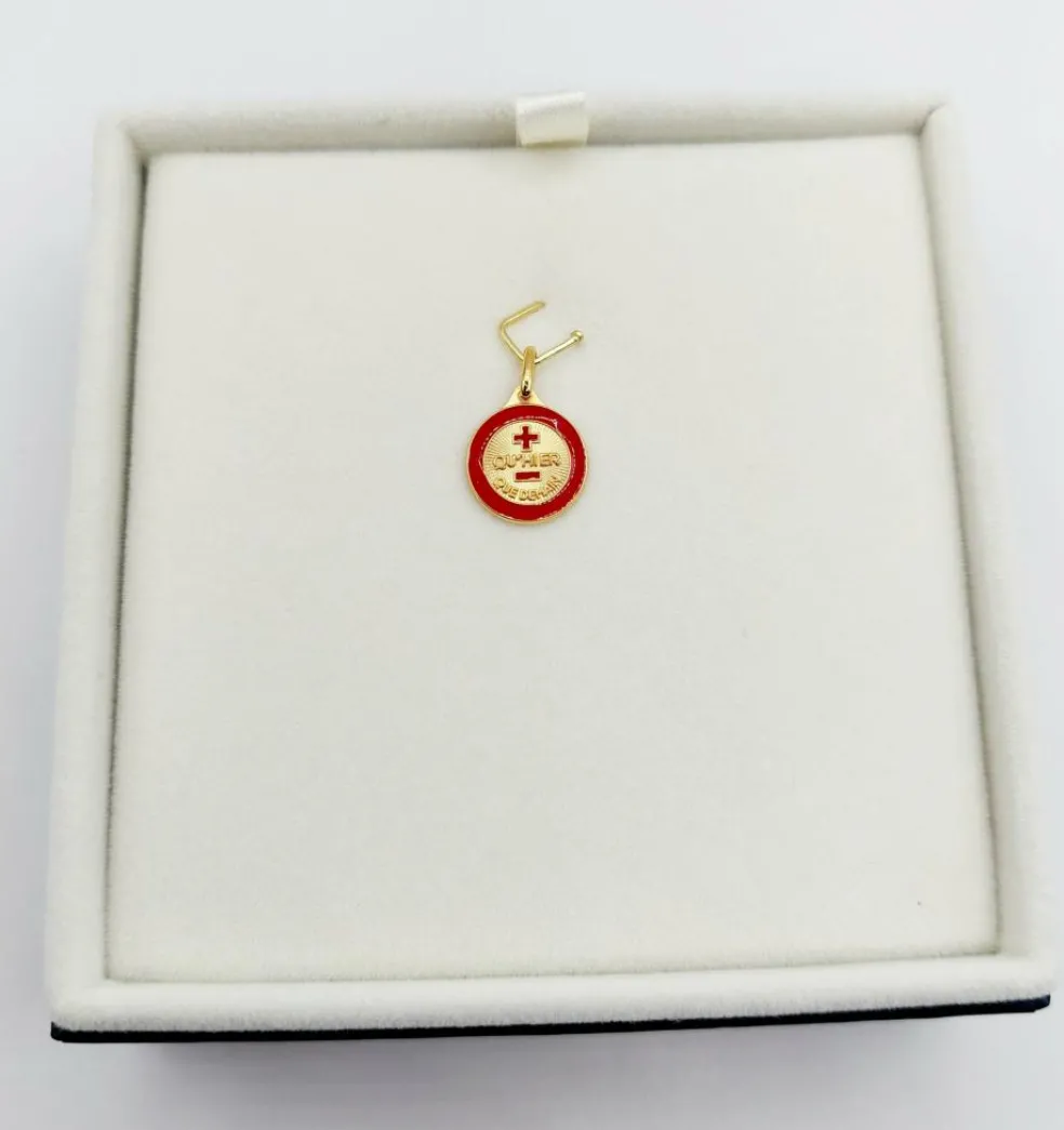 AUGIS - Pendentif médaille d'amour or jaune "+ qu'hier - que demain"- La Charmante Carmin