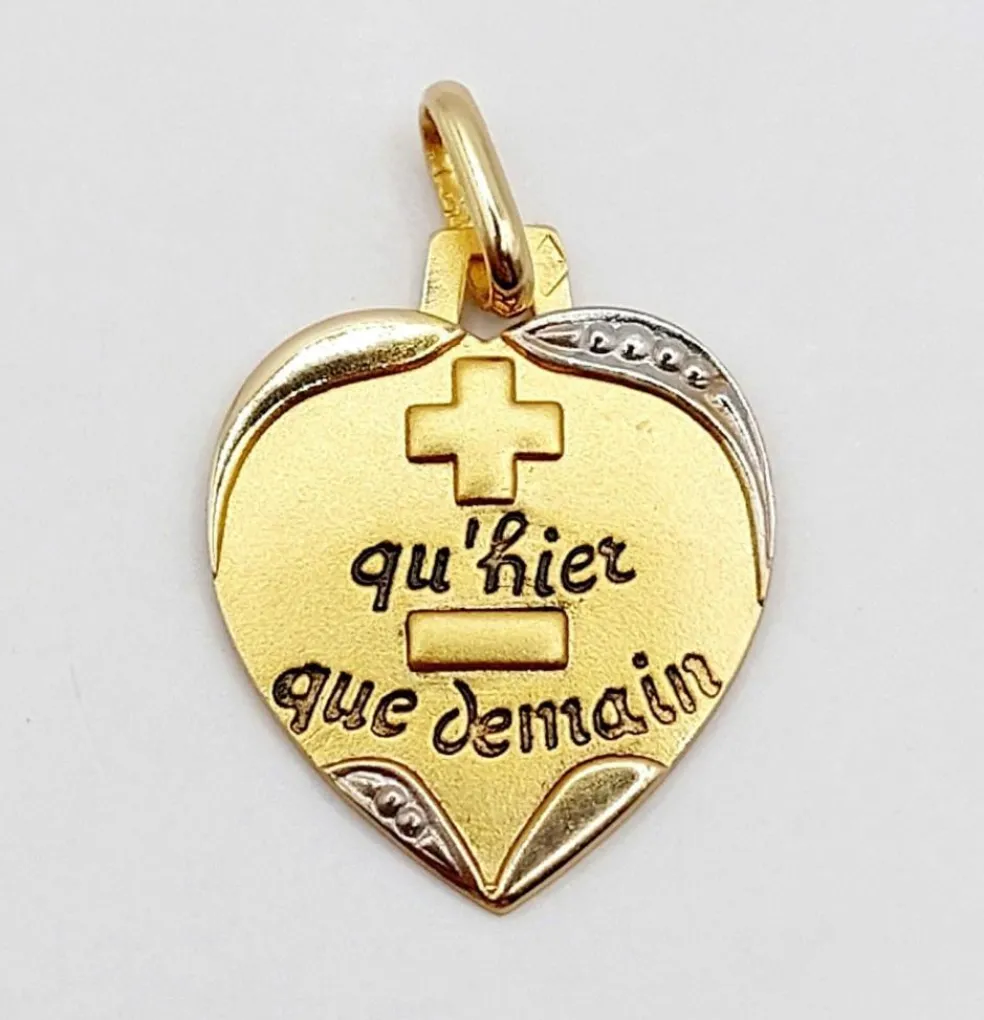 AUGIS - Pendentif médaille d'amour or "+ qu'hier - que demain" - La Sentimentale