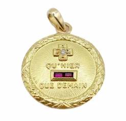 AUGIS - RARE Pendentif médaille d'amour or jaune, diamant et rubis, couronne de laurier (circa 1960)