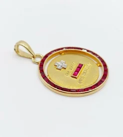 AUGIS - RARE Pendentif médaille d'amour Or Jaune Diamants et rubis calibrés