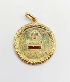 AUGIS - RARE Pendentif médaille d'amour or jaune, diamant et rubis + qu'hier - que demain (circa 1930)