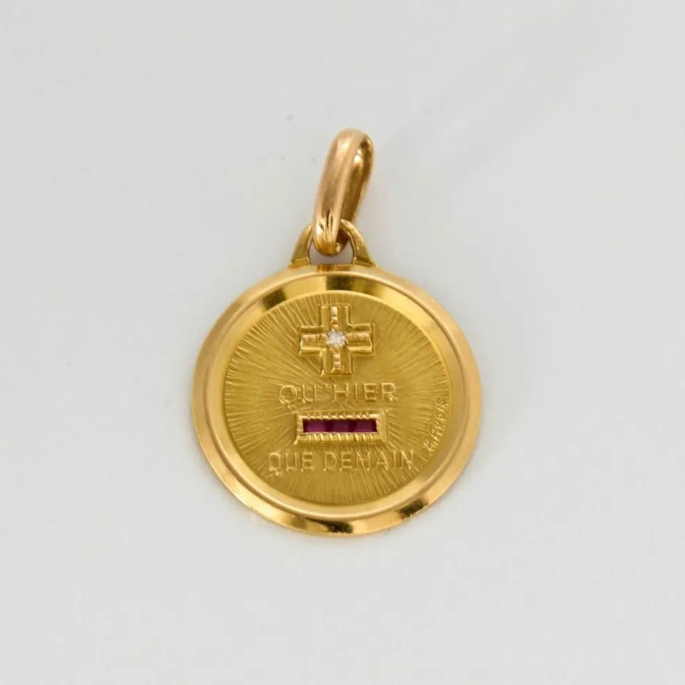 AUGIS- Ancienne Médaille d'Amour, or jaune et rubis