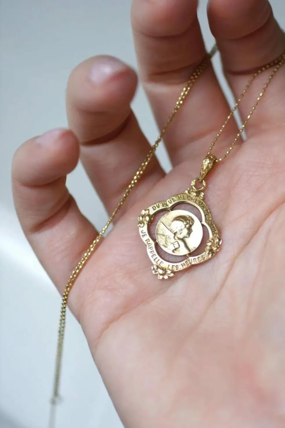AUGIS- Médaille ancienne Ange or jaune