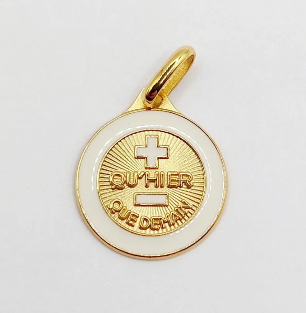 AUGIS Pendentif médaille d'amour or "+ qu'hier - que demain" - La Charmante Ivoire