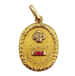 AUGIS Pendentif médaille d'amour or jaune couronne laurier diamant et rubis