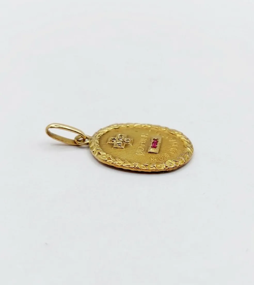 AUGIS Pendentif médaille d'amour or jaune couronne laurier diamant et rubis