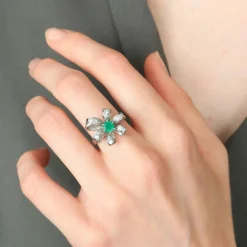 BAGUE « NOEUD » DIAMANTS & EMERAUDE