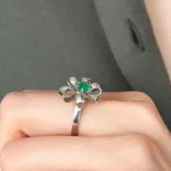 BAGUE « NOEUD » DIAMANTS & EMERAUDE