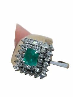 Bague Carrée émeraude diamants