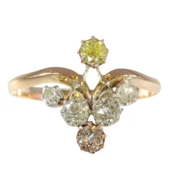 Bague diamants de couleur