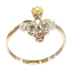 Bague diamants de couleur