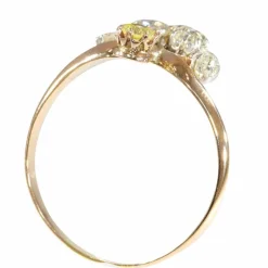 Bague diamants de couleur