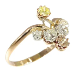 Bague diamants de couleur