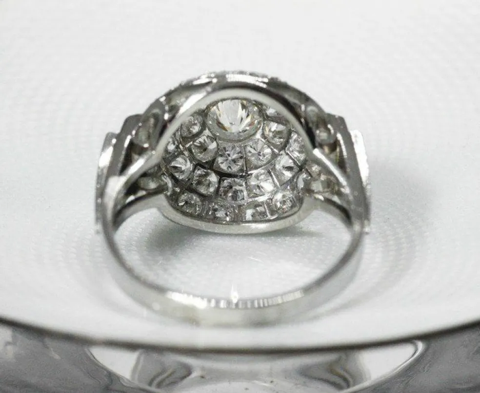 Bague « dôme » Art Déco en platine et brillants