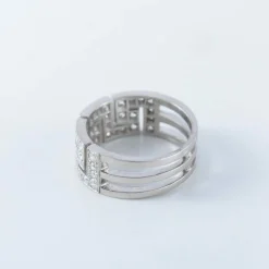Bague à motifs grecs, diamants et platine