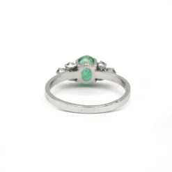 Bague - Or blanc, Diamants & Emeraude