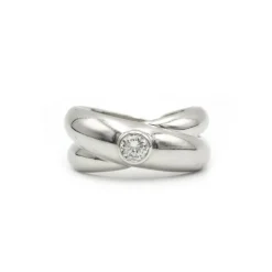 Bague - Or blanc et diamant