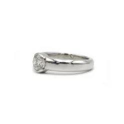 Bague - Or blanc et diamant