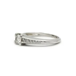 Bague - Or blanc et diamants