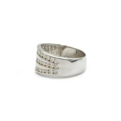 Bague - Or blanc et diamants
