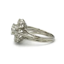 Bague - Or blanc et diamants