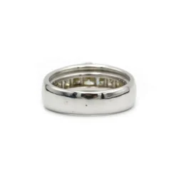 Bague - Or blanc et diamants