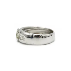 Bague - Or blanc et diamants