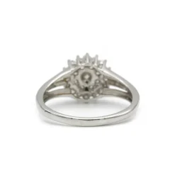Bague - Or blanc et diamants