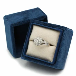 Bague - Or blanc et diamants