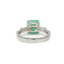 Bague - Or blanc émeraude & diamants