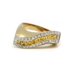 Bague - Or jaune, Diamants & Saphirs Jaunes
