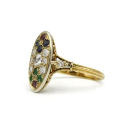 Bague - Or jaune diamants, émeraudes, saphirs et rubis.