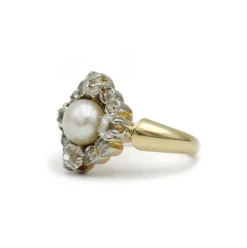 Bague - Or jaune, diamants et perle