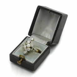 Bague - Or jaune, diamants et perle