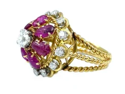 Bague 1960 or jaune diamants et rubis